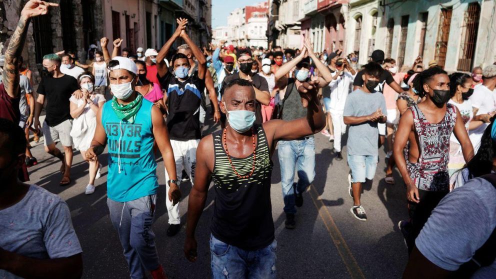 Las manifestaciiones se iniciaron en el poblado de San Antonio de los Baños y se replicó en numerosos puntos del país,