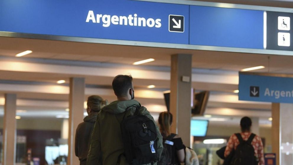 Se levantó el paro de controladores aéreos y habrá vuelos con normalidad