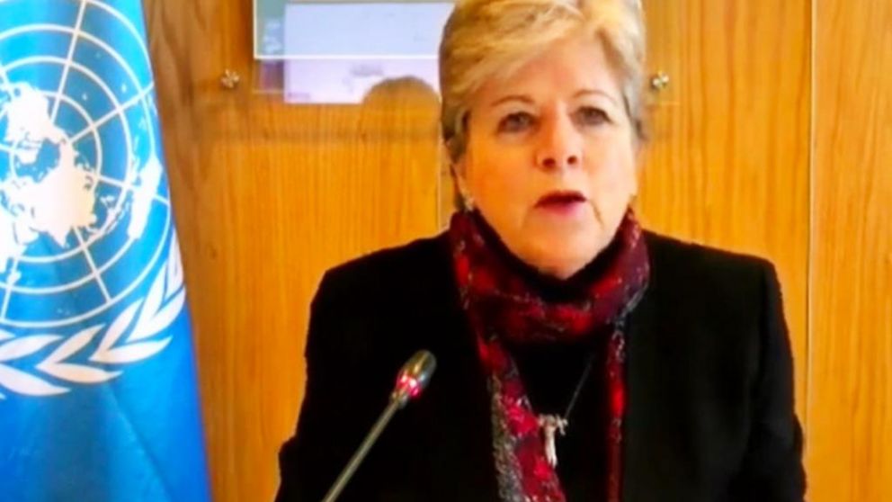 Bárcena convocó a los gobiernos del área a mantener políticas de emergencia