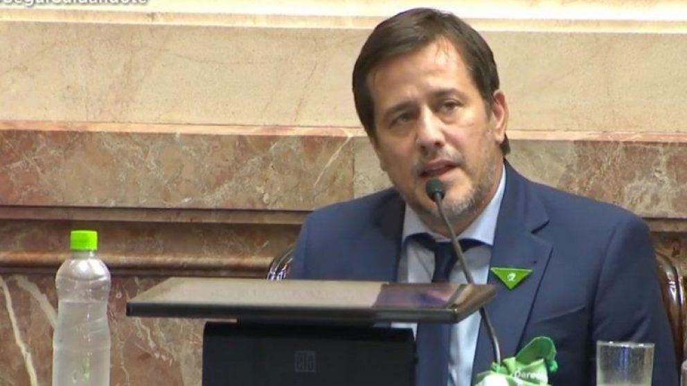 "Es por acá" tuiteó el senador por CABA Mariano Recalde