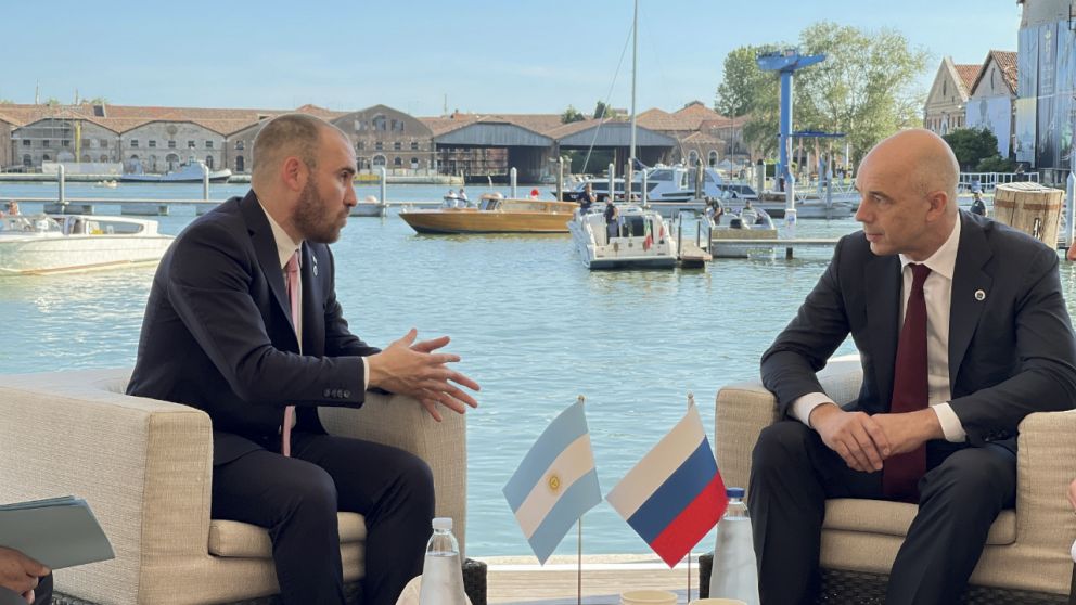 Guzmán tuvo este viernes una reunión con su par ruso, Anton Siluanov