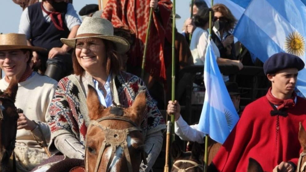 Patricia Bullrich en San Nicol�s junto a la Mesa de Enlace