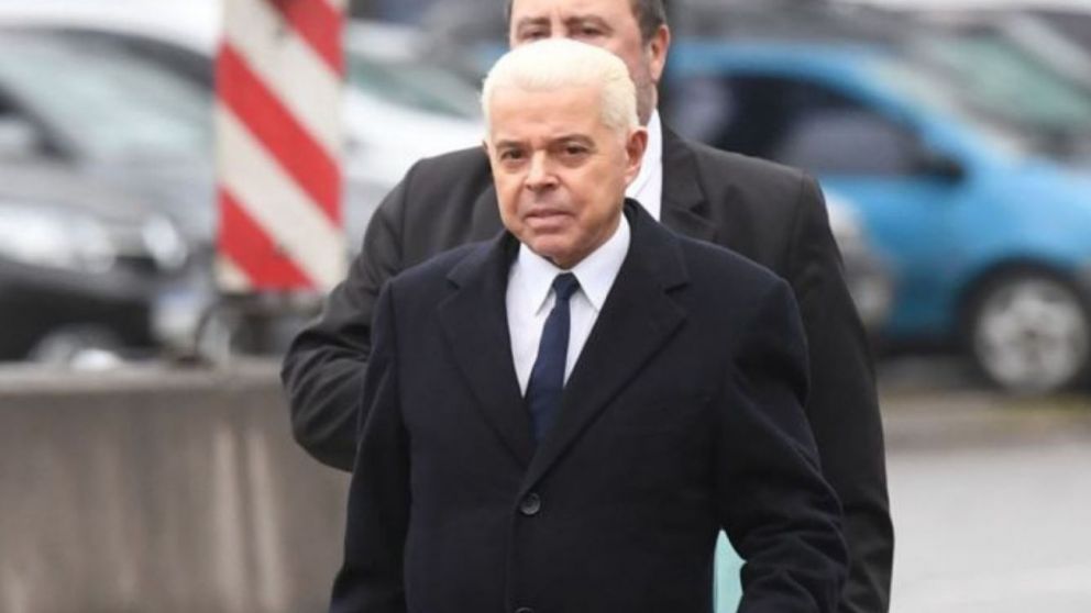 El exjuez federal Norberto Oyarbide se encuentra internado en el Instituto Argentino de Diagnóstico y Tratamiento