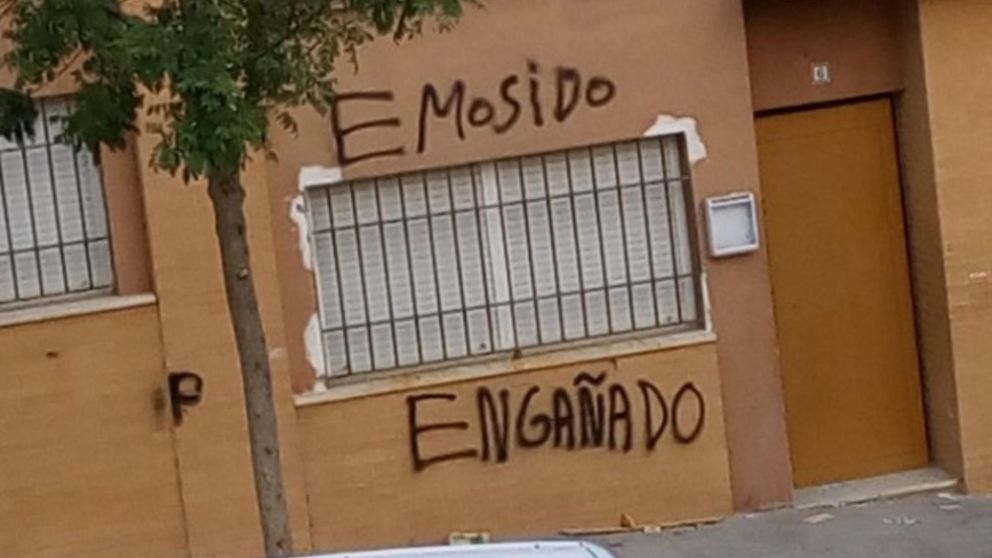 El término "meme" se asocia con mayor frecuencia a una imagen o video que retrata un concepto o idea de manera mucho rápida y concisa de lo que es posible con palabras