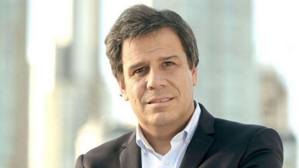 Facundo Manes será precandidato a diputado nacional de la UCR para la provincia
