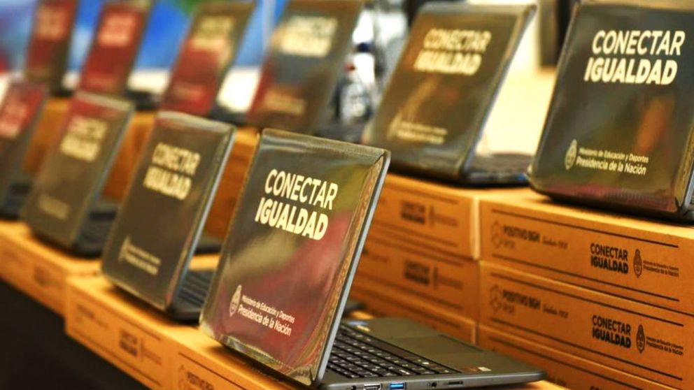 A seis años del lanzamiento del programa, el Plan Conectar Igualdad es una iniciativa que busca recuperar y valorizar la escuela pública con el fin de reducir las brechas digitales