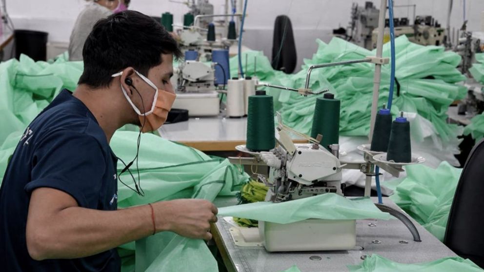 La prohibición de despidos y suspensiones se extenderá hasta fin de año