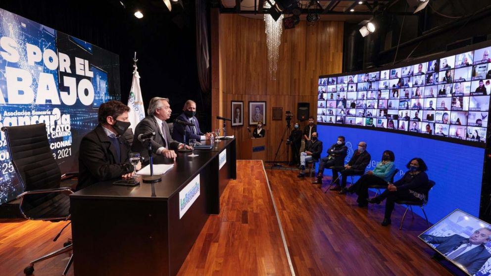 El presidente Alberto Fernández y el gobernador Axel Kicillof en la AB