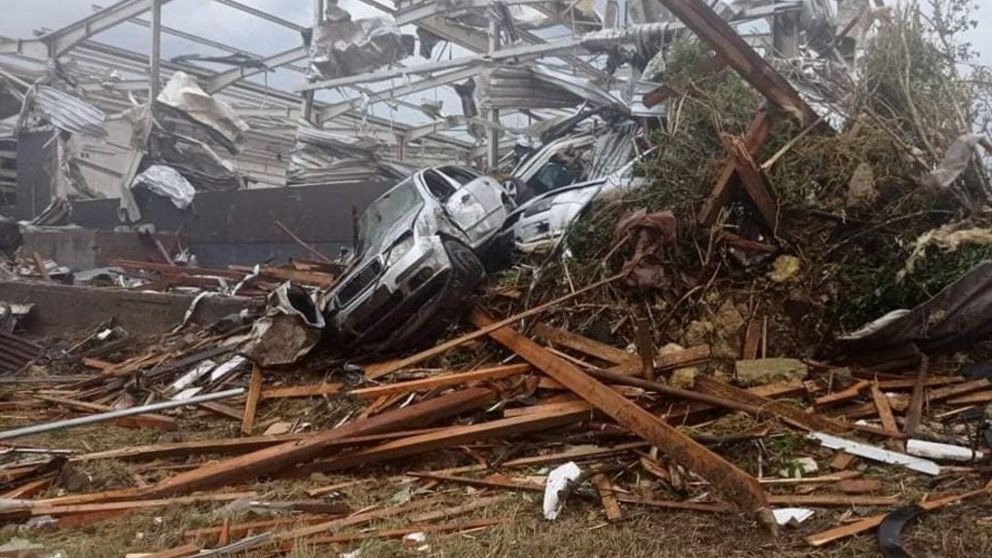 Un tornado arrasó con un pueblo de frontera en República Checa