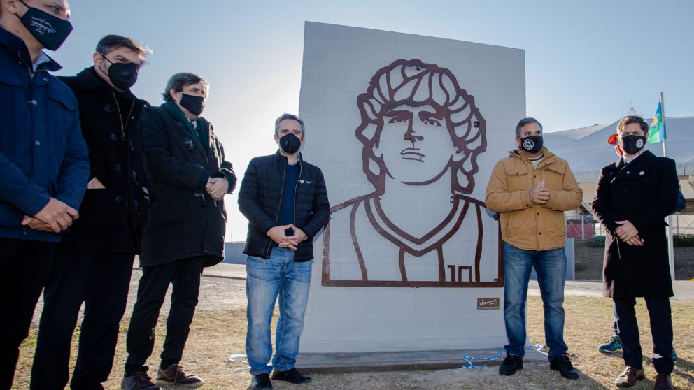 Kicillof anunció inversión destinada a promover la practica del deporte y homenajeó a Diego Maradona