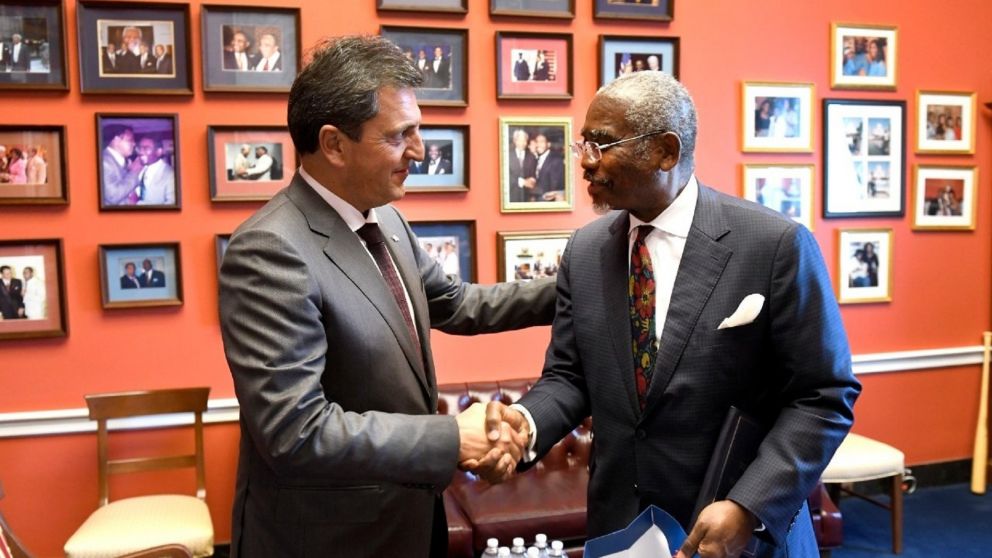 Massa se reuni� el lunes con el congresista dem�crata Gregory Peeks, quien respald� la negociaci�n argentina ante el FMI