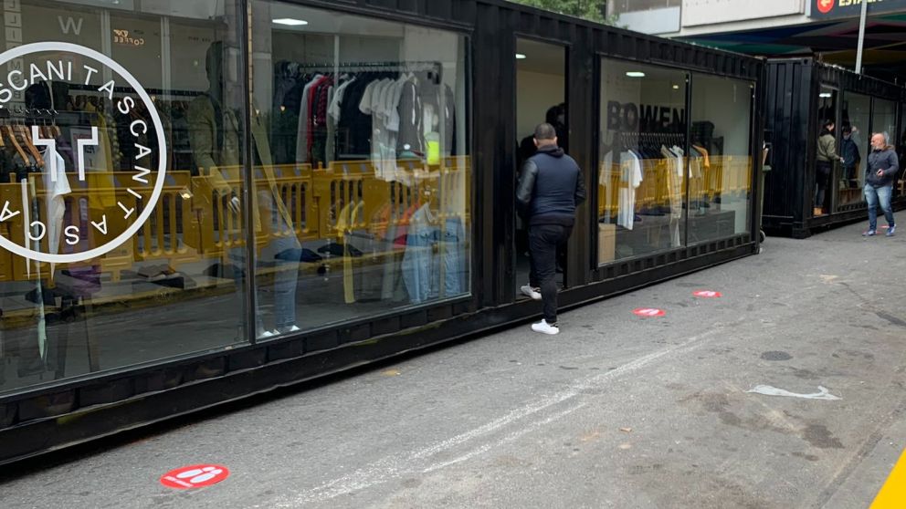 Alto Palermo cop� la calle Arenales con containers convertidos en locales