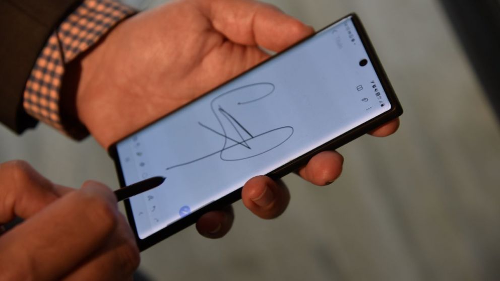 La firma digital a distancia simplifica los tr�mites entre privados