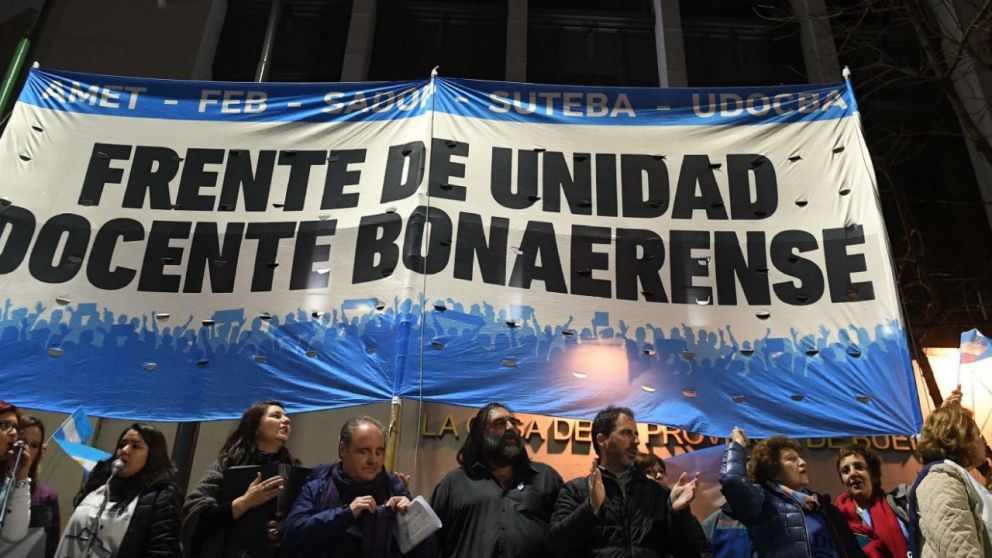 La paritaria 2021 de los educadores provinciales no tuvo adhesi�n un�nime, Udocba rechaz� el pacto