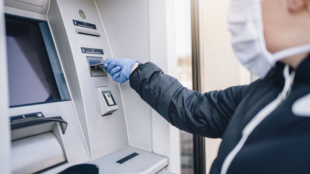 La Asociación Bancaria aseguró que controlará el cumplimiento de los protocolos Covid