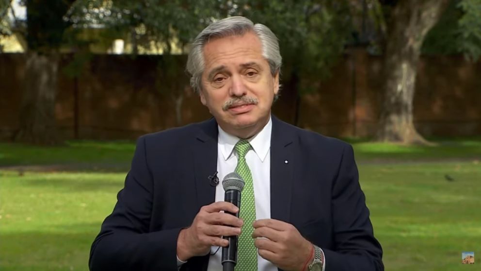 "Todo acto de desatenci�n al ambiente es un poco m�s de da�o que nos infligimos a nosotros"