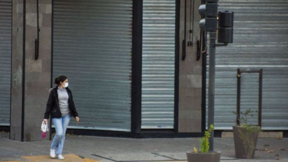 "Si la cantidad de fallecidos sigue descendiendo, podremos mantenernos en este estado", anticipó García
