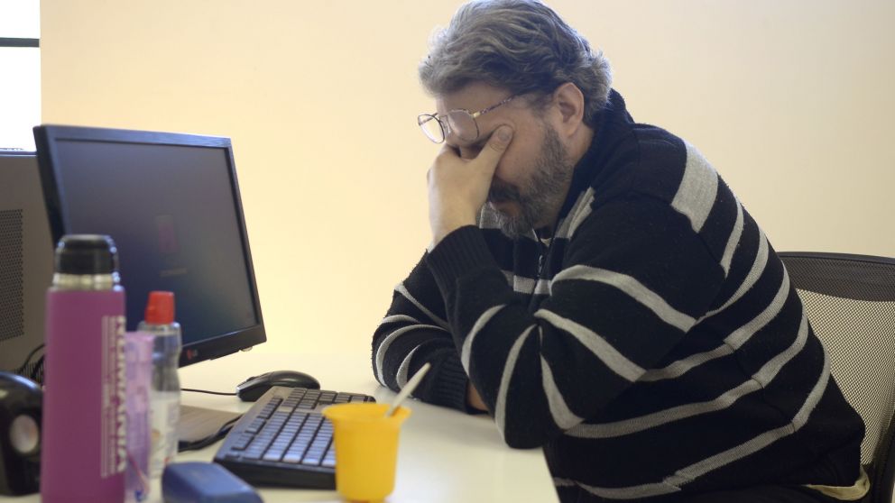 El síndrome de "burnout" sucede cuando hay fatiga mental y física por el trabajo