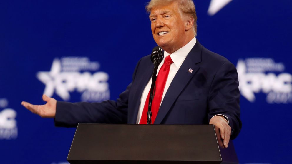 Trump considera que Facebook lo insultó con la suspensión hasta enero de 2023