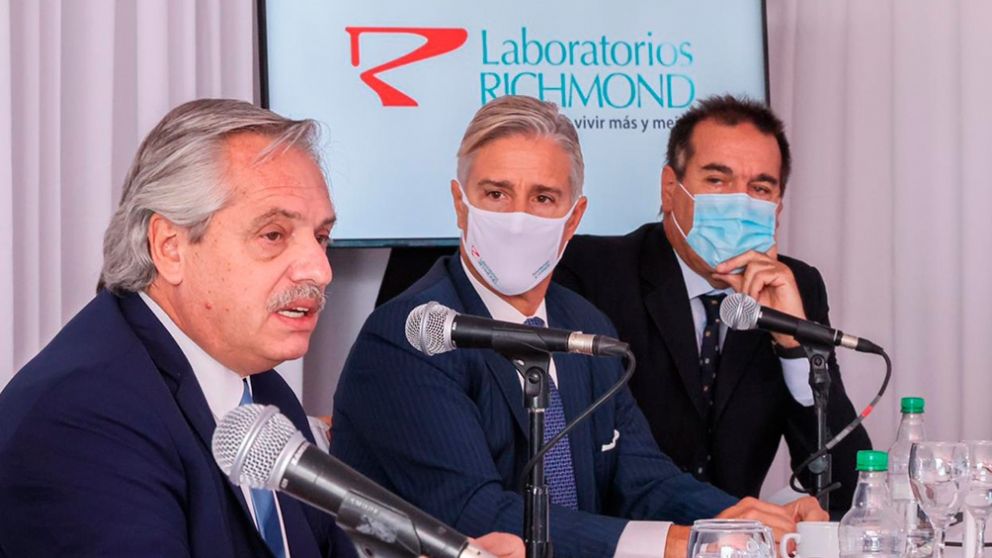 El presidente Alberto Fern�ndez y el CEO de Laboratorios Richmond, Marcelo Figuieras