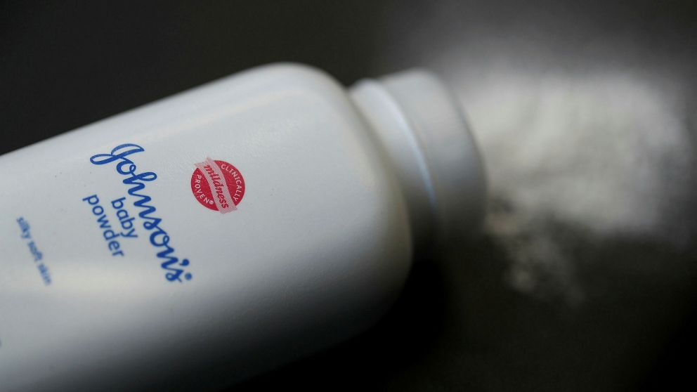 El talco para bebés de Johnson & Johnson fue discontinuado en Estados Unidos