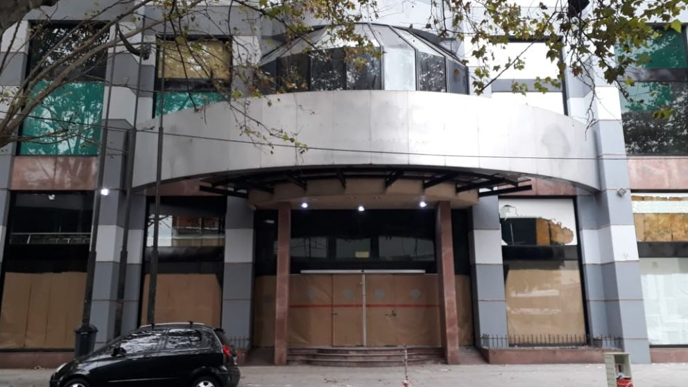El ex shopping de Villa del Parque comenzó las obras para reabrir en breve
