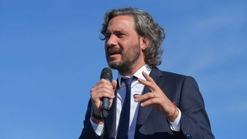 "Mientras él nos critica nosotros seguimos trayendo vacunas", dijo Cafiero sobre Macri