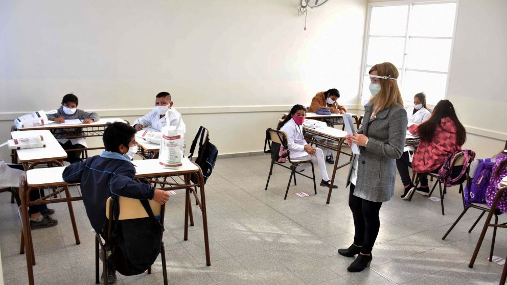"No vamos a castigar a los chicos ni van a quedar libres ni les vamos a sacar la vacante”, señaló Acuña