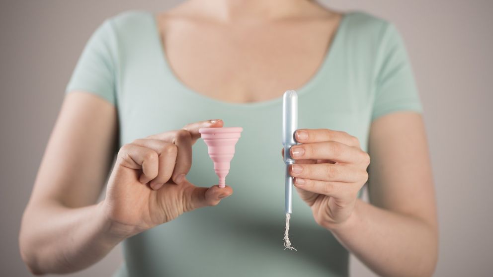 Copa menstrual vs tampón. Los productos descartables generan 132 mil toneladas de basura al año