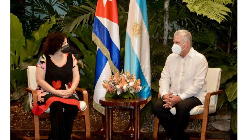 Carla Vizzotti junto al presidente de Cuba, Miguel Díaz-Canel Bermúdez