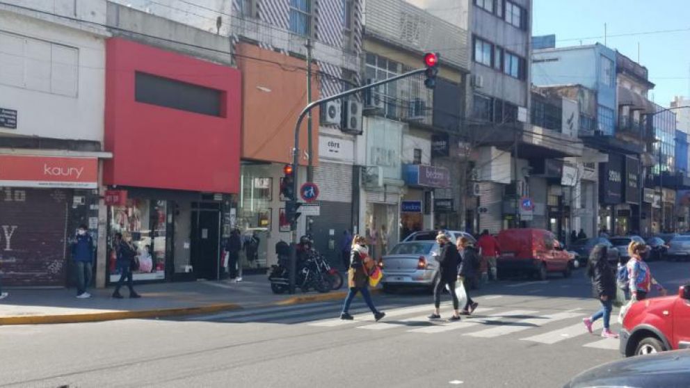 La avenida Avellaneda resiste como puede