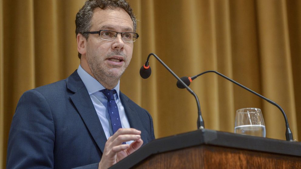 Sandleris hablará antes de la apertura del mercado