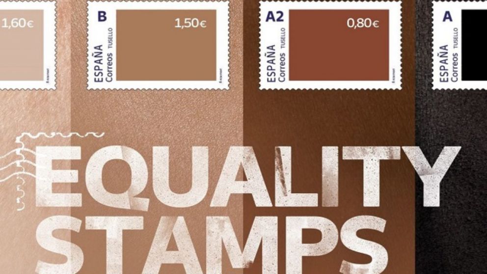 "Equality Stamps" consiste en la venta de sellos de diferentes "colores de piel. Cuánto más oscuro es, menos valor tiene