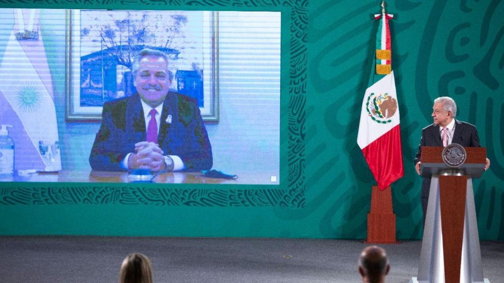 “América latina unida es invencible, es capaz de generar las soluciones que necesita para que sus pueblos vivan mejor y sobrelleven mejor semejante pandemia”, señaló Alberto