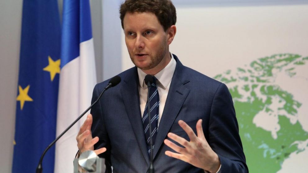 Clément Beaune, Secretario de Estado de Asuntos Europeos de Francia, afirmó que solo "las vacunas autorizadas por la Agencia Europea del Medicamento" serán reconocidas en el pase sanitario europeo.