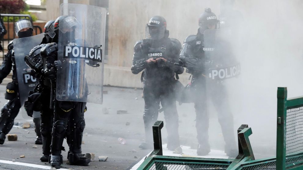 Un policía muerto y varios heridos en nueva jornada de protesta en Colombia