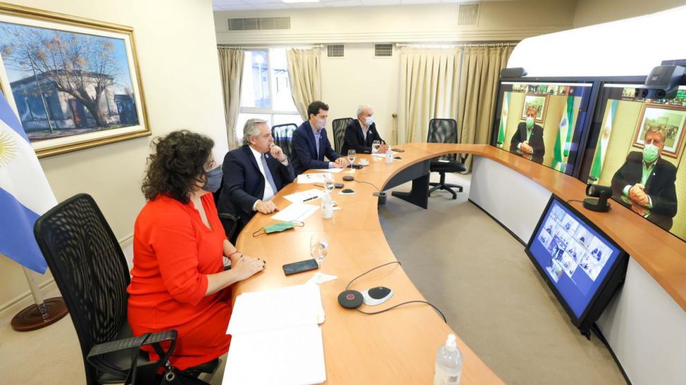 Alberto les reclam� mayor compromiso a los gobernadores a la hora de aplicar controles y restricciones 