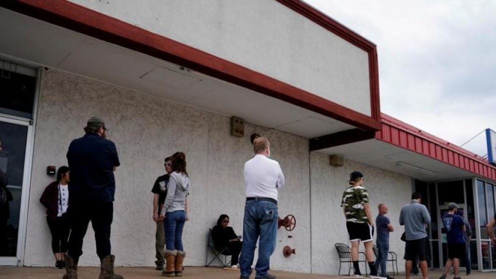 Las empresas tienen dificultad para conseguir mano de obra con la cual satisfacer la demanda reprimida durante lo peor de la pandemia