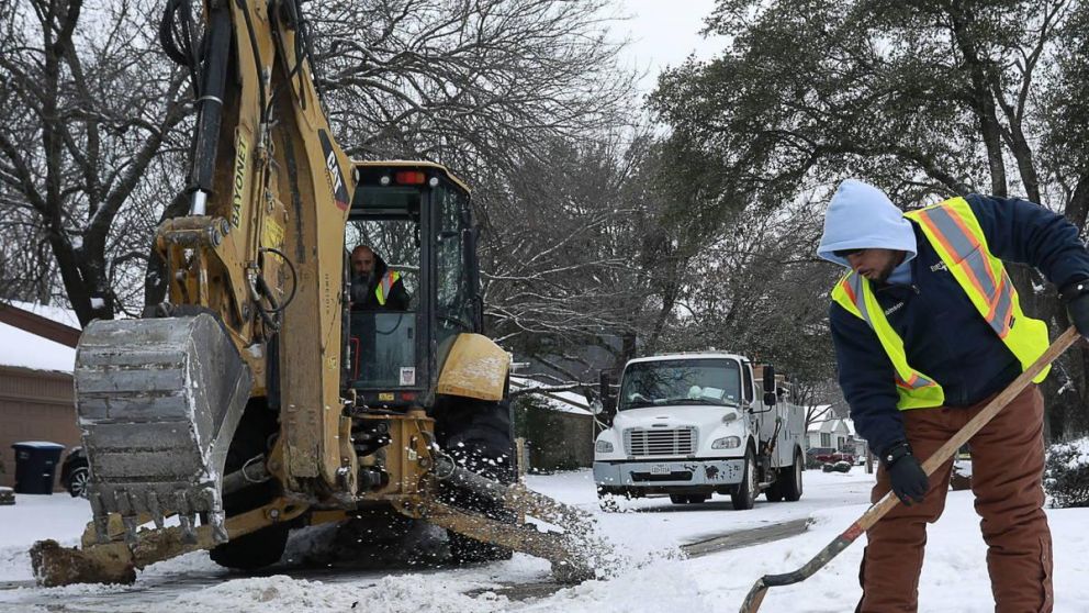 Biden reimpone programa para favorecer empleo de minor�as en obras p�blicas