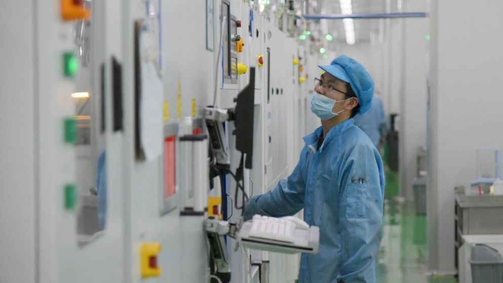 Pese a la pandemia, subió el salario promedio de empleados urbanos de China en 2020