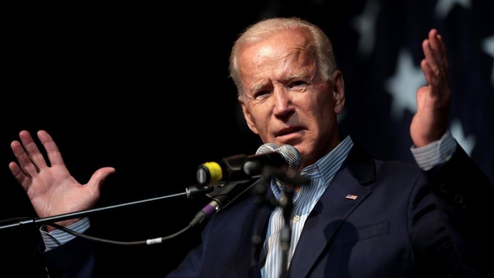 El gobierno de Biden extiende un crédito de 500 dólares para los hijos dependientes mayores de 18 años de edad, que estaban excluidos del programa anterior.