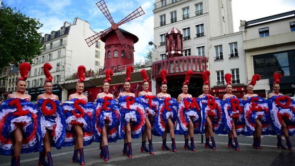 Las bailarinas volverán el ruedo tras el cierre más largo de la historia del Moulin Rouge