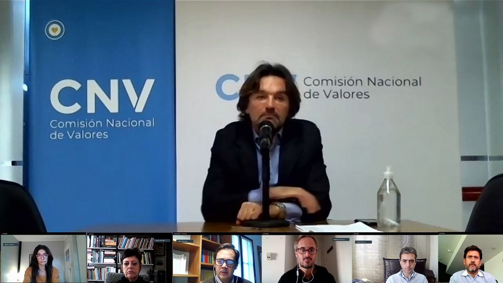 Cosentino presentó el plan ante autoridades locales