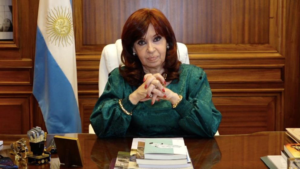 Cristina Kirchner envi� un breve mensaje grabado desde su despacho