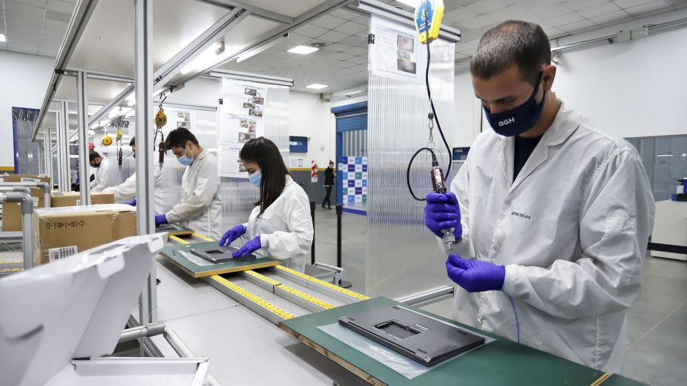 BGH creará 100 puestos de trabajo en su planta de Ezeiza para el plan Juana Manso
