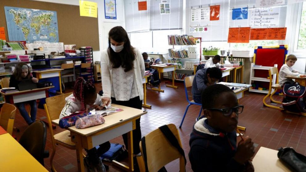 Las escuelas no podrán enseñar lenguaje inclusivo