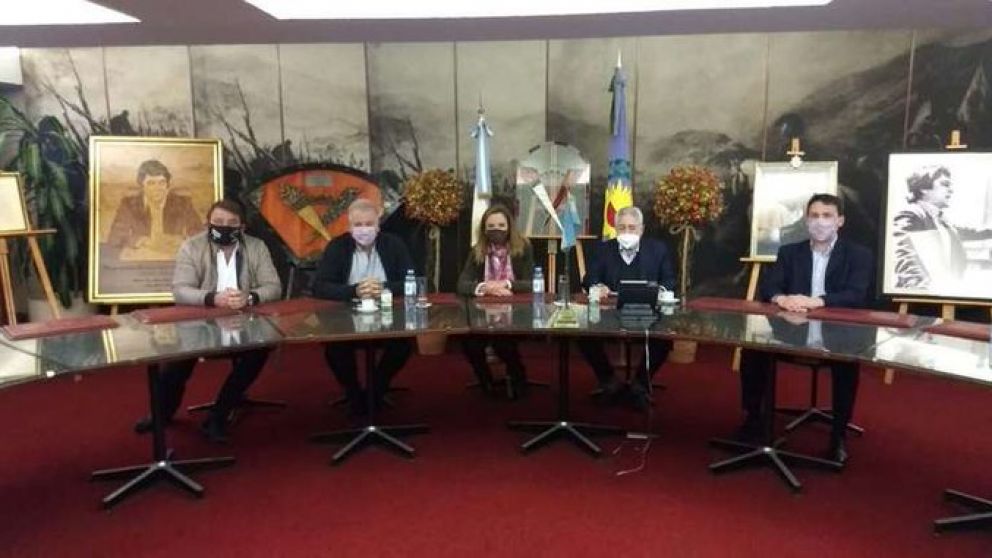 Reapareci� Basualdo en un acto con sindicalistas 