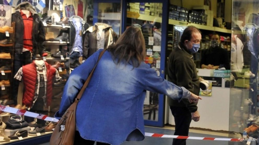 Formosa dispuso que el 92% de los comercios de la ciudad capital y Clorinda no pague la factura de luz en mayo