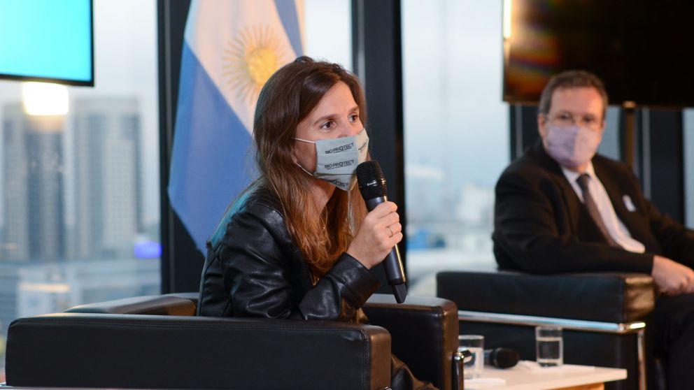 Fernanda Raverta y Tristán Bauer anunciaron las nuevas ayudas en un acto en el CCK