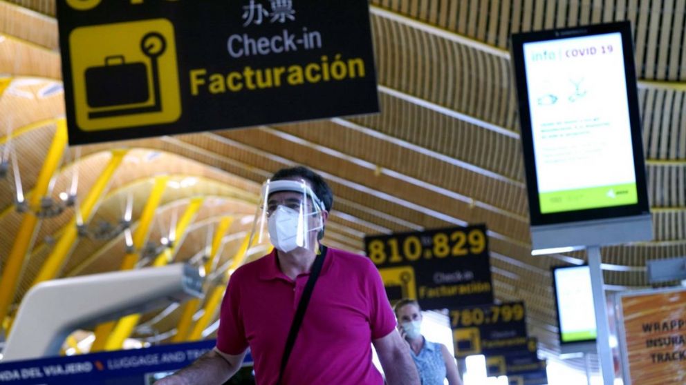 España batió este viernes un nuevo récord de vacunación con más de medio millón de dosis administradas en un día